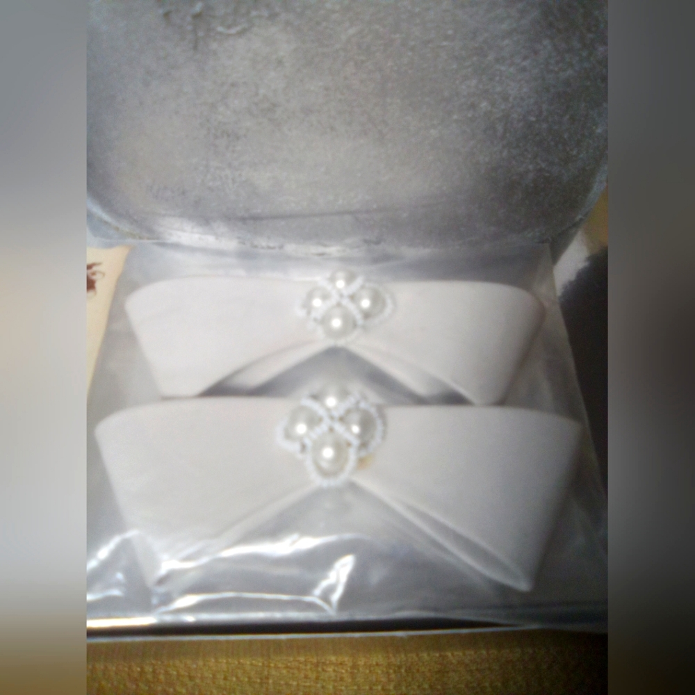 Vintage bow style shoe clips